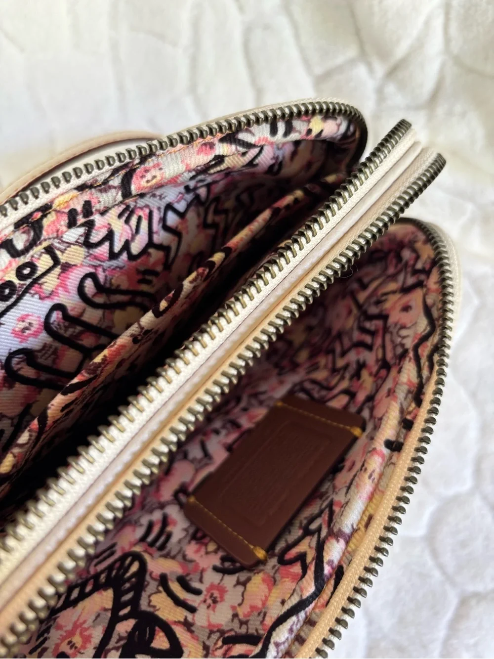 Coach x Keith Haring Sadie Crossbody Clutch Pink Glitter Dancing Man 28684